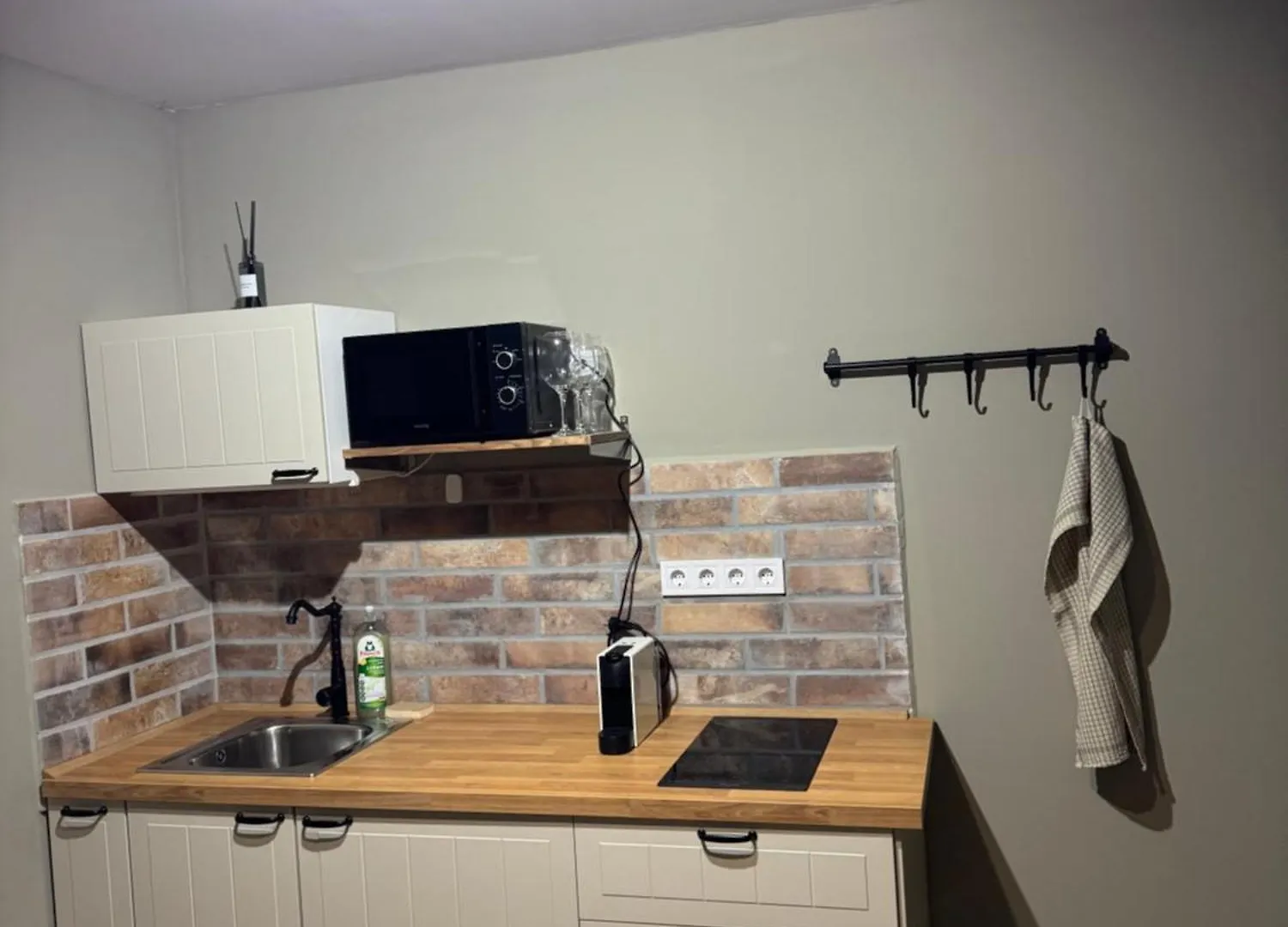 Gomen Hotel Eger 0*,